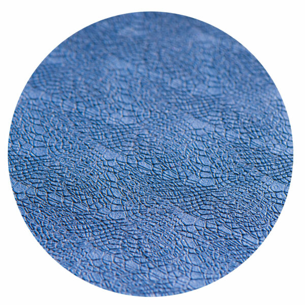 Nahaufnahme einer blauen Yogamatte von Berk